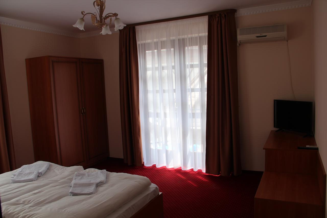 Karikas Hotel Hajduszoboszlo Exterior foto